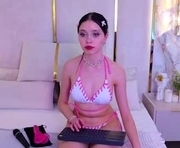 oliviakindes is a 18 year old female webcam sex model.