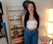 darlineching is a 18 year old female webcam sex model.
