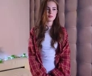 petragrine is a 18 year old female webcam sex model.