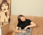 feliceedman is a 18 year old female webcam sex model.