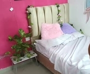 luna_laan is a 18 year old female webcam sex model.