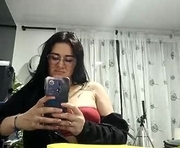 lizz_kinsley is a 24 year old female webcam sex model.