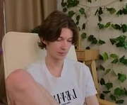a11ice is a 19 year old male webcam sex model.