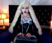 madamexravenx is a 25 year old shemale webcam sex model.