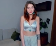 _joint_vibe__ is a 18 year old female webcam sex model.