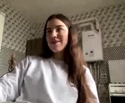 alphadarbyshire is a 18 year old female webcam sex model.