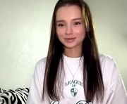 hoaarisa is a  year old female webcam sex model.