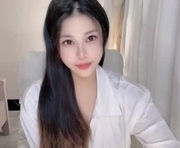 hkchengcheng is a 21 year old female webcam sex model.