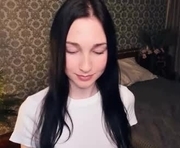 avisgalas is a 19 year old female webcam sex model.