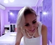 ericaforu is a 44 year old female webcam sex model.