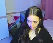 selena_kissss is a 18 year old female webcam sex model.