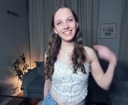 kendrablewett is a 18 year old female webcam sex model.