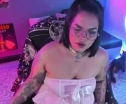 martinarouseee is a  year old female webcam sex model.