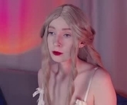 astromy is a 19 year old female webcam sex model.
