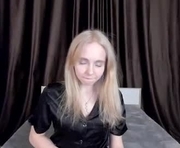 sweete_sofia is a 18 year old female webcam sex model.