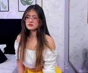 samanthapeachs is a 18 year old female webcam sex model.
