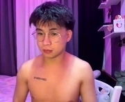 urfantasy27 is a  year old male webcam sex model.