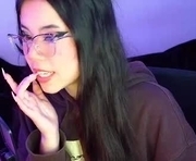 kittyuwu_ is a  year old female webcam sex model.
