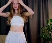 jennyskinner is a 18 year old female webcam sex model.