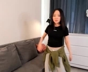 queeniebunyan is a 18 year old female webcam sex model.