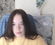 magicsofi is a 18 year old female webcam sex model.