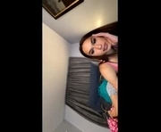 yungfemslut is a 20 year old shemale webcam sex model.
