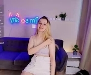 milana__key is a 18 year old female webcam sex model.