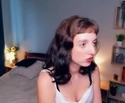 leanmcravin is a  year old female webcam sex model.