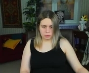 fioramarmoris is a 21 year old female webcam sex model.