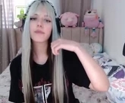 milkybunnyy is a 18 year old female webcam sex model.