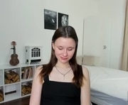 riveting_magnet is a 18 year old female webcam sex model.