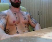 strongivan is a 28 year old male webcam sex model.