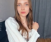 tatecullen is a 18 year old female webcam sex model.