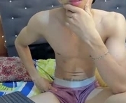 mike_lutter is a 18 year old male webcam sex model.