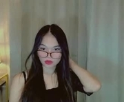 yourfavorateluna is a  year old female webcam sex model.