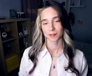 misschaotic_ is a 18 year old female webcam sex model.