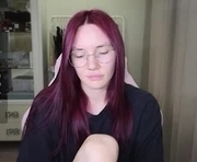 littlevildevil is a 18 year old female webcam sex model.