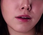 tomifarrand is a 18 year old female webcam sex model.