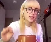 alexandragaber is a 18 year old female webcam sex model.