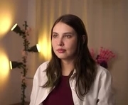 monniewisener is a 18 year old female webcam sex model.