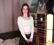 marxgraeber is a 19 year old female webcam sex model.