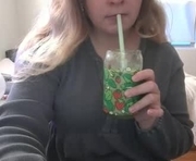 Online sex chat room with 20 yrs old female, ,  ,  - shyelyseee