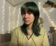 taylorarif is a 18 year old female webcam sex model.