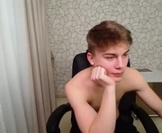 elliotace is a 18 year old male webcam sex model.