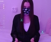 neytiiri is a 18 year old female webcam sex model.