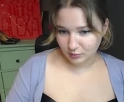 alexa_lust04 is a 19 year old female webcam sex model.