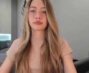 longoriaeva is a 20 year old female webcam sex model.