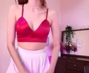 julliette_softs is a 19 year old female webcam sex model.