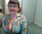 vika7333 is a 43 year old female webcam sex model.