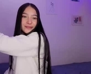 sophie_bbs is a 21 year old female webcam sex model.